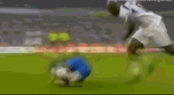 齐达内哈维,皮尔洛和齐达内谁更厉害