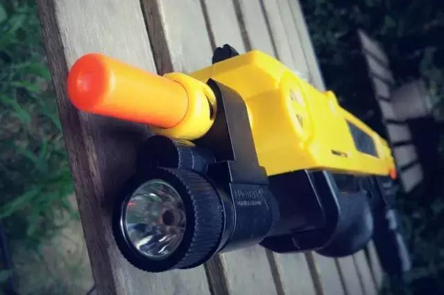 自从买了这把枪，居然嫌家里的苍蝇太少了，它到底有多好玩？