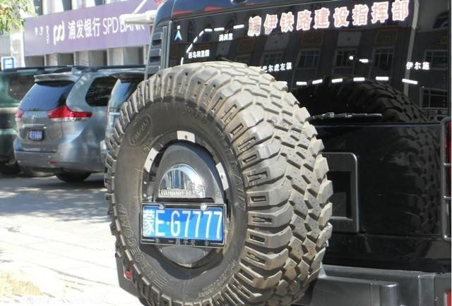 偶遇一辆哈弗h6,偶遇一辆帅车标不常见