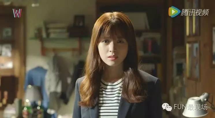 女主穿越到李钟硕演的韩剧里,李钟硕穿越到漫画世界上