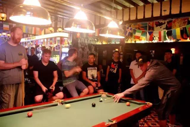 鐏孩閰掔豢澶嶅彜,鐏孩閰掔豢娓呭惂