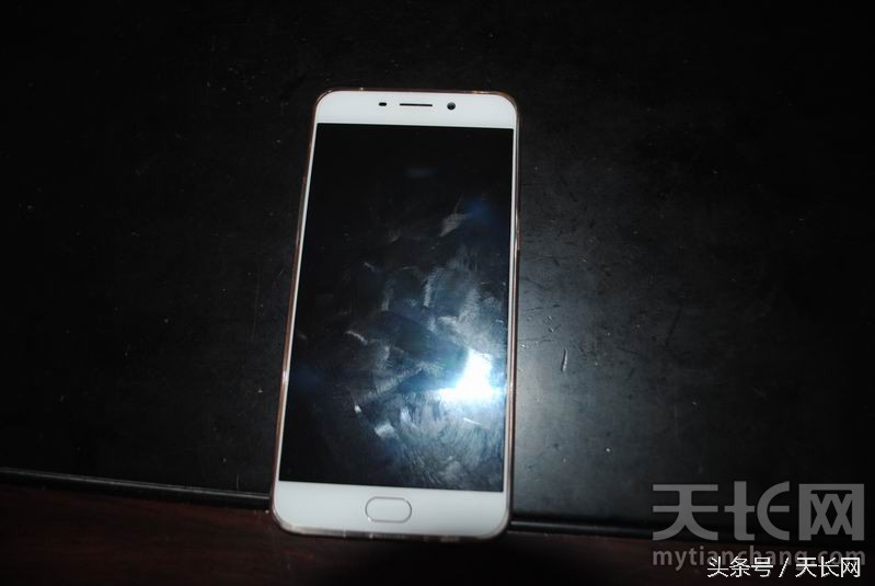 天长一男子刚买了一部OPPOR9手机竟然被隔壁老孙给偷了