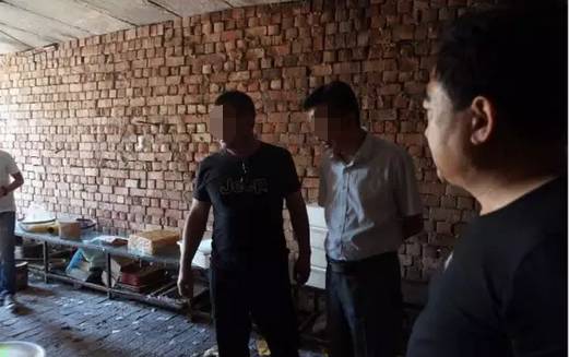 恶心丨贺兰有人用工业明胶做皮冻，卖到银川，贺兰，永宁，可能你就吃过！