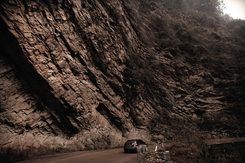 山巅教学点：一对父子60载坚守