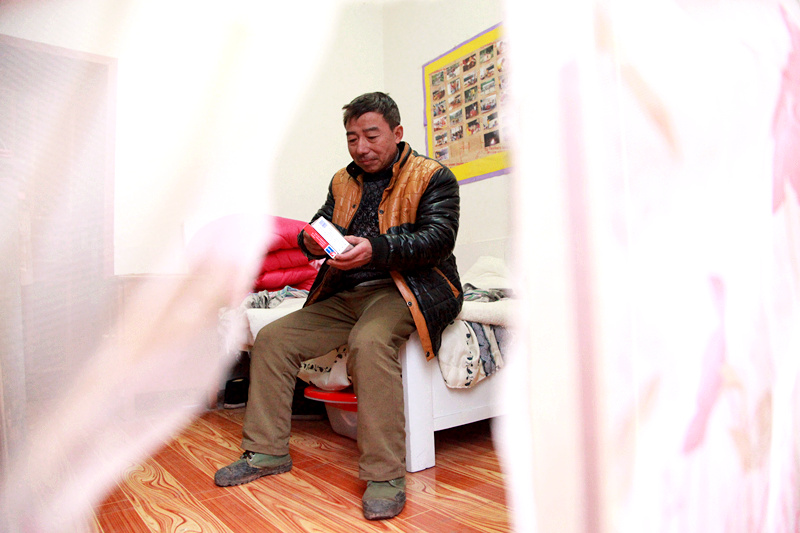 山巅教学点：一对父子60载坚守