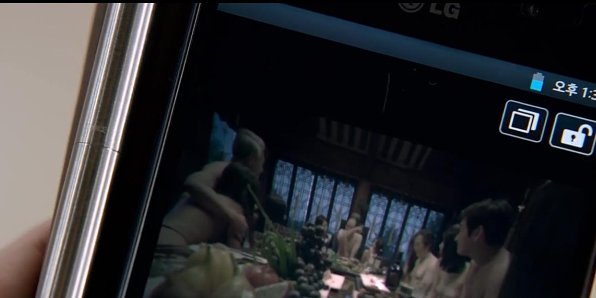 三星、LG贯串剧情，聊聊韩国影片《局内人》中出现的电子产品