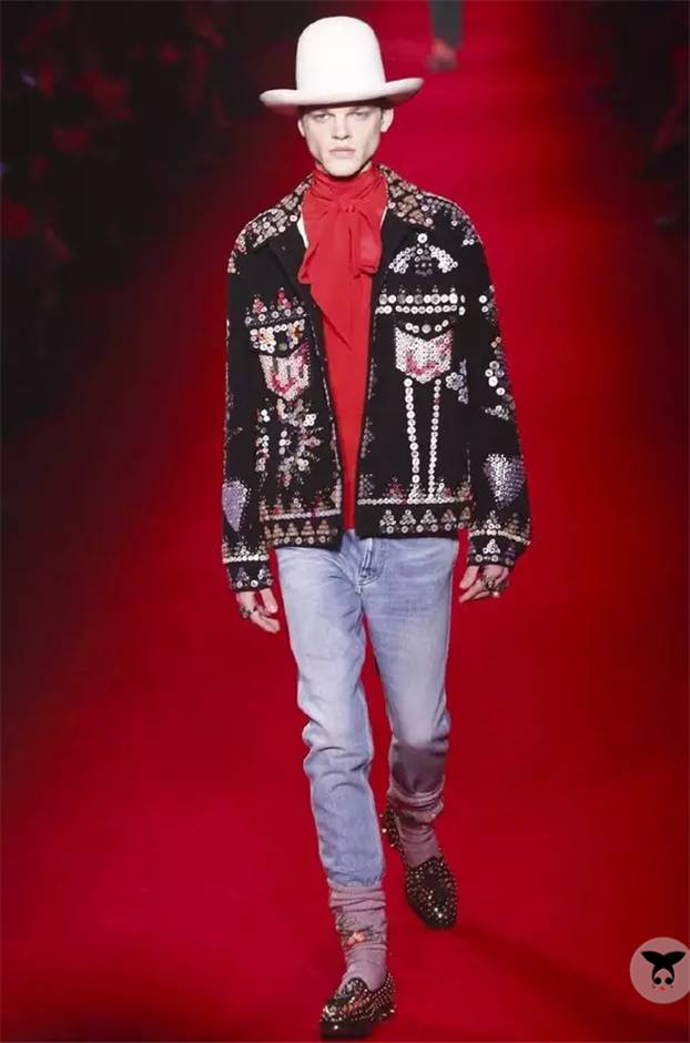 白百何高圆圆照片曝光,白百何高圆圆皮衣