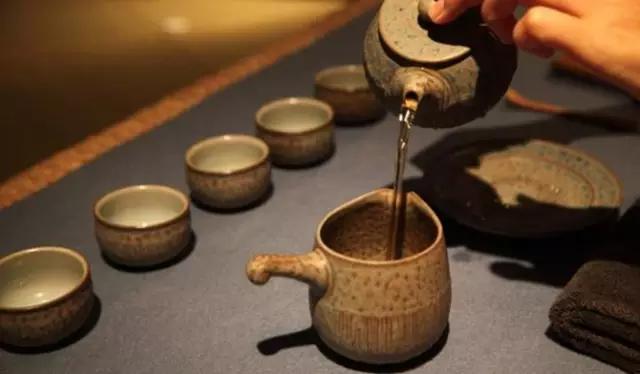 云想衣裳花想容露华浓诗句配音,云想衣裳花想容拂槛露华浓合拍