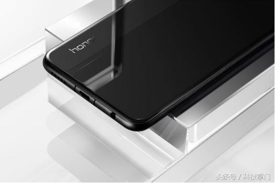 光荣8x开箱魅海蓝,光荣8x值得入手的手机