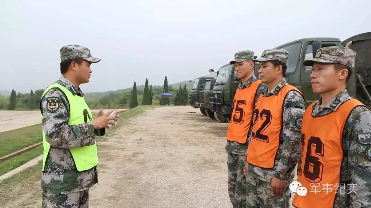 极限驾驶就是“辣”么帅！看兵哥哥驾驭“铁马”的速度与豪情！