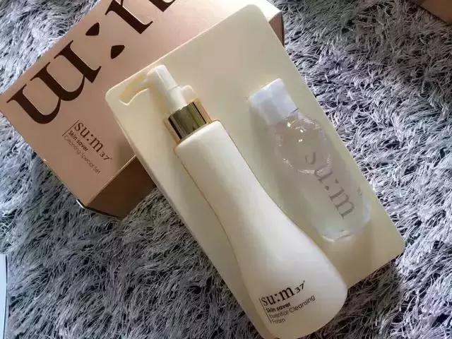 遮瑕洗面奶推荐哪个好用,韩妆洗面奶推荐男生