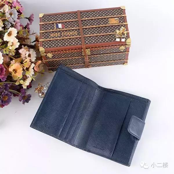 钱包要选什么样的才好,什么牌子的钱包好看适合女孩子