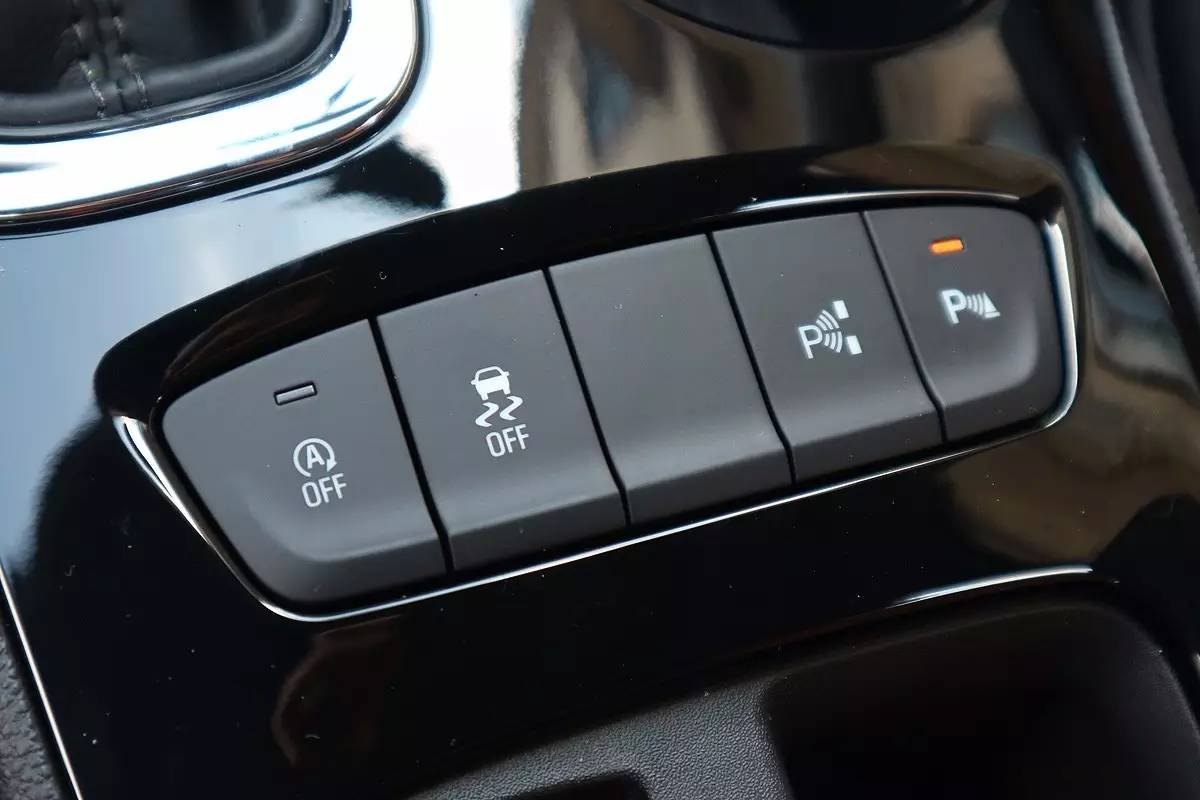 雪佛兰新款科鲁兹试驾评测,雪佛兰科鲁兹1.4t油耗17年上牌