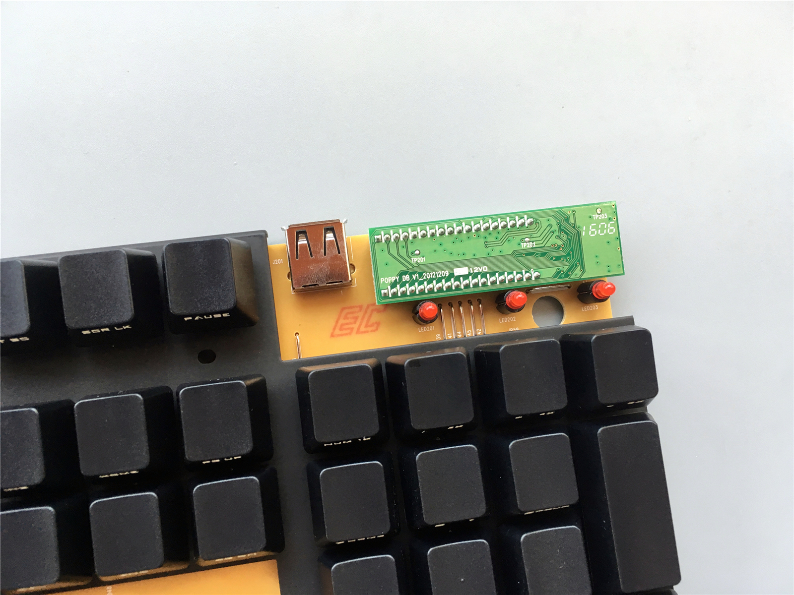 酷冷至尊烈焰枪xt绿轴,酷冷至尊烈焰枪xtv2键盘