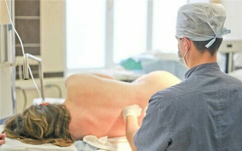 分娩时会遇到哪些尴尬事,妈妈分娩的痛苦