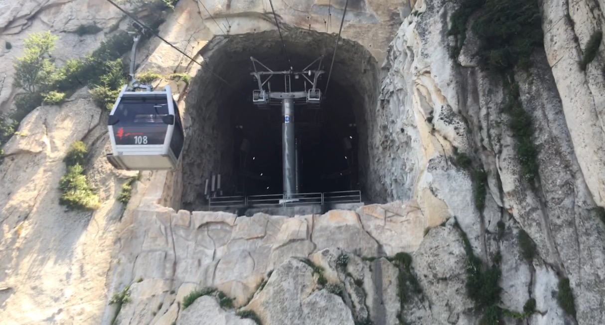 夜爬华山北上徒步西下索道攻略,超长十二小时华山西峰大索道