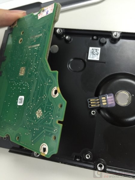 拆解希捷500g移动硬盘,希捷1tb固态硬盘拆解