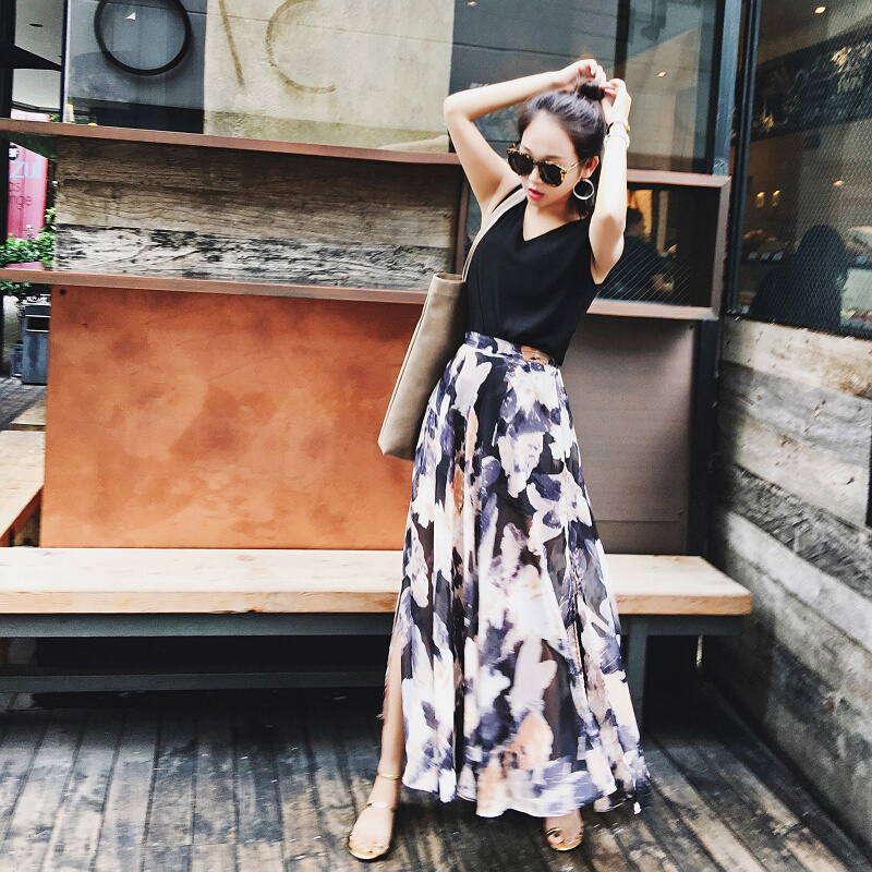 四十岁女人穿衣搭配更显气质夏天,夏季四十岁女人穿衣搭配