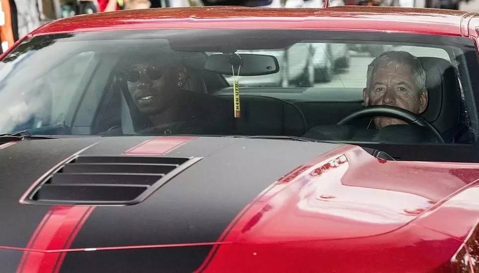 七夕节单身狗千万别出门拍火车,七夕节单身狗做什么