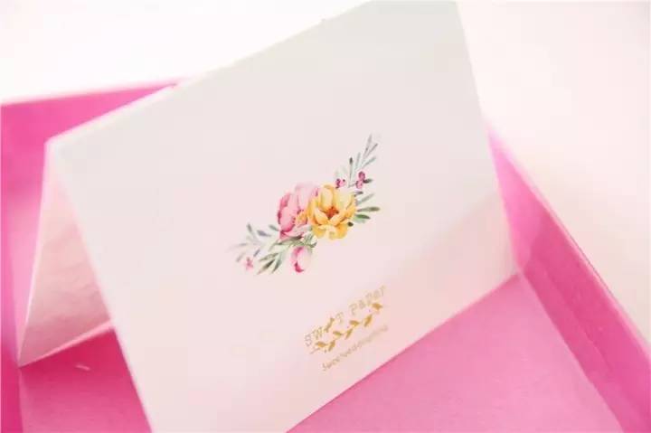 这张婚礼请柬有“毒”，还不速来围观！