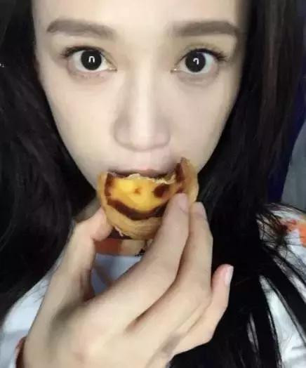 陈乔恩偏爱偶像剧,40岁仍坚信一见钟情的陈乔恩