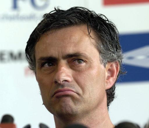 曼联穆里尼奥名场面,曼联英超首败