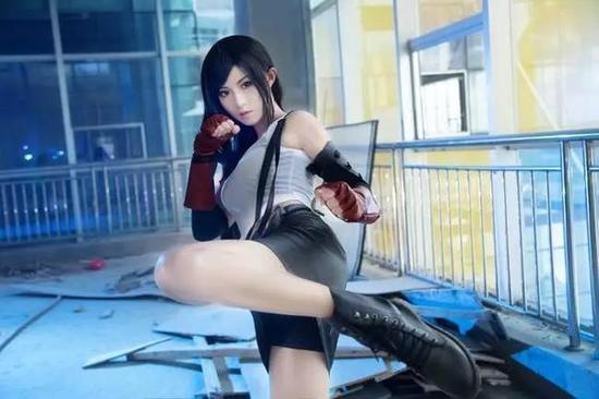 蒂法cos魔王,蒂法克劳德真人cos