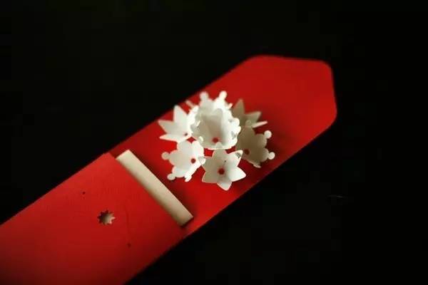 这张婚礼请柬有“毒”，还不速来围观！