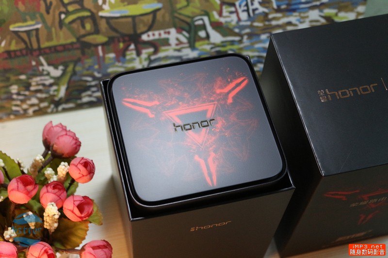 打LOL绝不掉线卡顿！光荣路由Pro游戏版测评