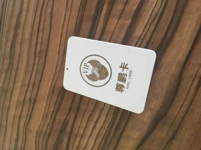 足球领域阿迪达斯碾压耐克,阿迪达斯智能足球