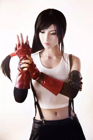 蒂法cos魔王,蒂法克劳德真人cos