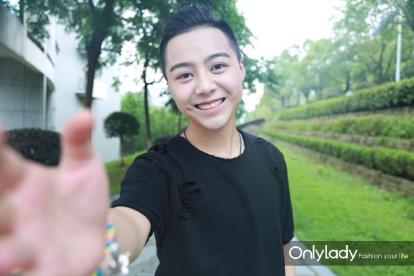 撞脸鹿晗和迪丽热巴,王子文的撞脸明星