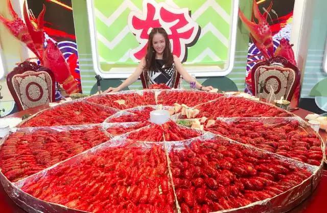 陈乔恩偏爱偶像剧,40岁仍坚信一见钟情的陈乔恩