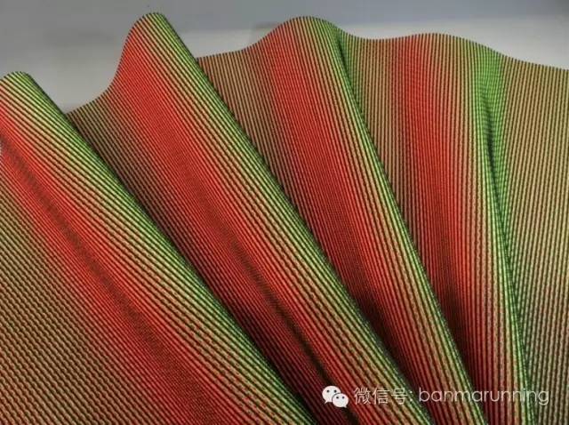 斑马评测ASICS花3年研究的变色网面，却被丑出境界的配色抢走关注