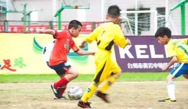 浙江衢州足球队,衢州足球队踢宁波队