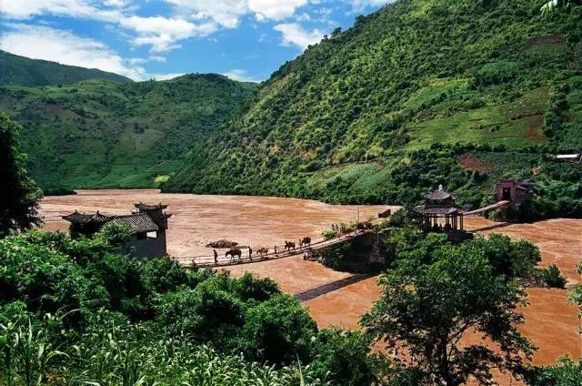 从郑州坐飞机去云南,从郑州坐火车去昆明多少钱