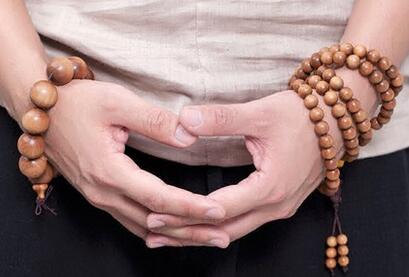 檀香木佛珠手串男士,男人佩戴檀香木手串