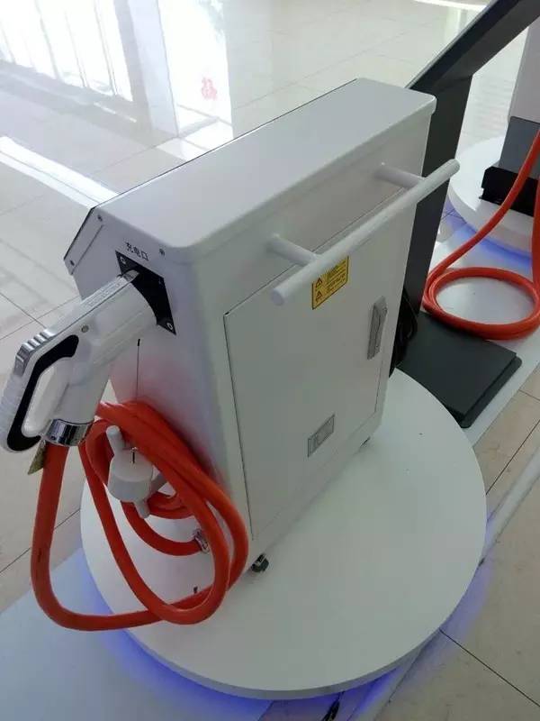 新品上市！这是一款可以移动的直流充电机