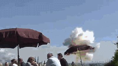 图文笑话：那么重还要我拉你，我辞职不干了