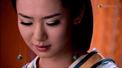 戚薇又演了一个宇宙级吊炸天的冷都女！她这是要一条道走到黑啊