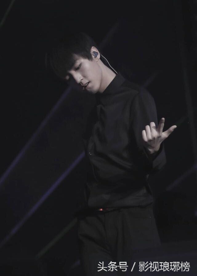 张艺兴鹿晗巅峰颜值,鹿晗张艺兴耍小动作