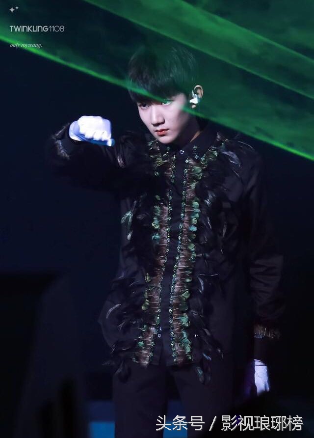 张艺兴鹿晗巅峰颜值,鹿晗张艺兴耍小动作