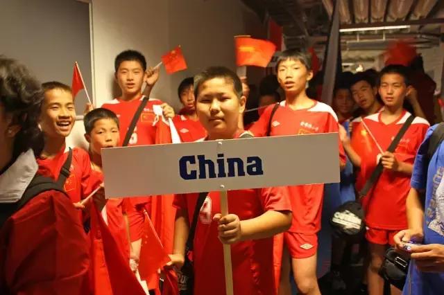 又一个世界冠军诞生！这回不在巴西，在丹麦，还是一群鄞州小学生