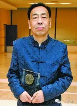 茶壶使用坭兴陶制作的好处,高端坭兴陶茶壶制作全过程