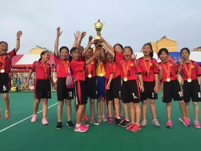 又一个世界冠军诞生！这回不在巴西，在丹麦，还是一群鄞州小学生