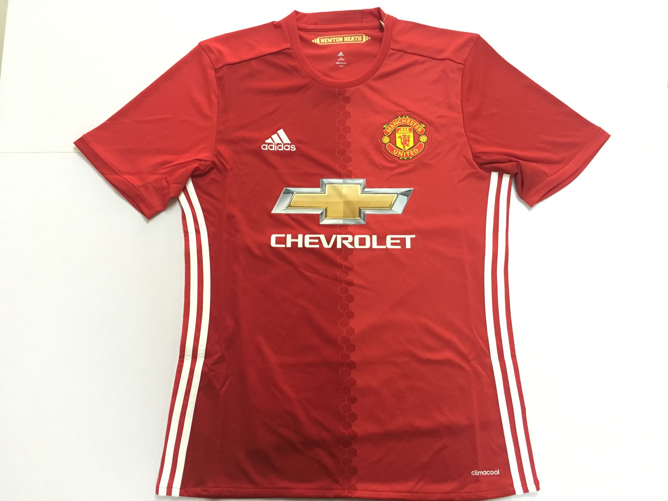 曼联16-17赛季,曼联2021球衣球员版和球迷版区别