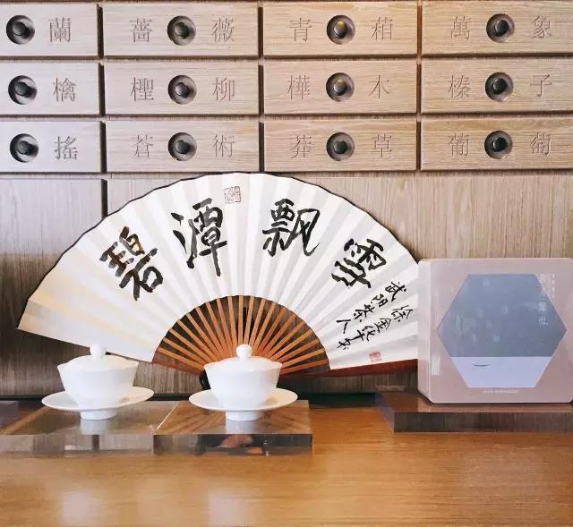 寻“谧”夏花深处|碧潭飘雪，茉莉花开庭院深