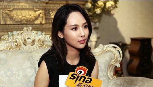 整容后的杨紫一脸僵硬惊悚25岁显老像30岁