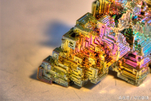 爱迪生的“天方夜谭”与灯泡，你以为很简单吗?