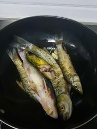 美味红烧鱼小班教案,粘土美味红烧鱼